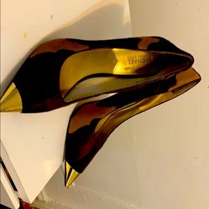 Michael Kors( cheetah print)